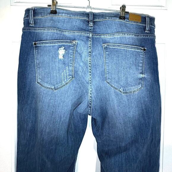 Judy Blue Boyfriend Jeans Womens Size 1XL Blue Medium Wash Denim Distressed - Picture 4 of 4